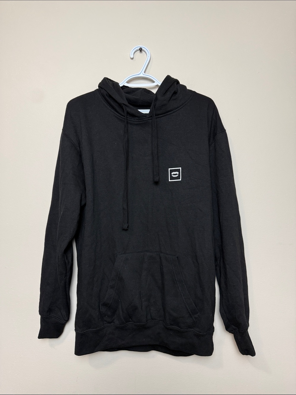 Chomp Black Pullover Hoodie with Small Square Logo - Men szie M